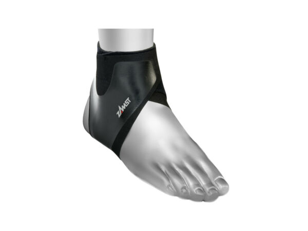 Chevillère droite Zamst Ankle Brace Filmista pour une protection optimale de votre cheville pendant le sport