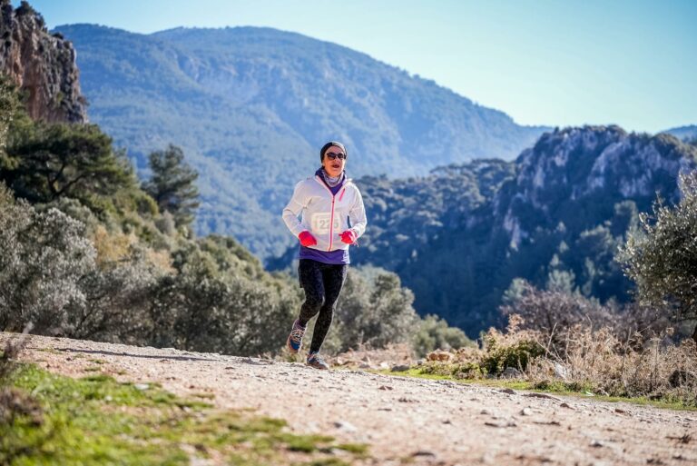 Réussir un trail de 50 km en montagne — plan spécial altitude sur 11 semaines