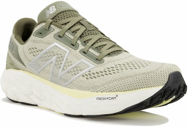 Chaussures homme New Balance Fresh Foam X 880 V14 pour des entraînements de running confortables et stables