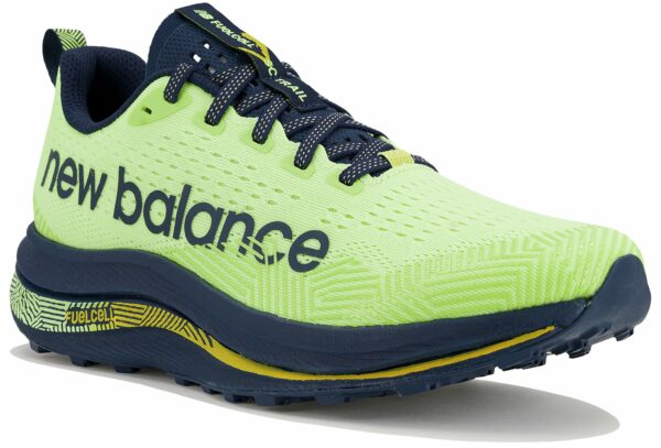 Chaussures de trail New Balance FuelCell SuperComp pour homme en déstockage