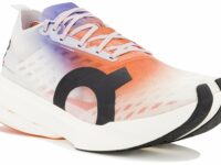 Chaussures de course On-Running Cloudboom Strike pour femmes