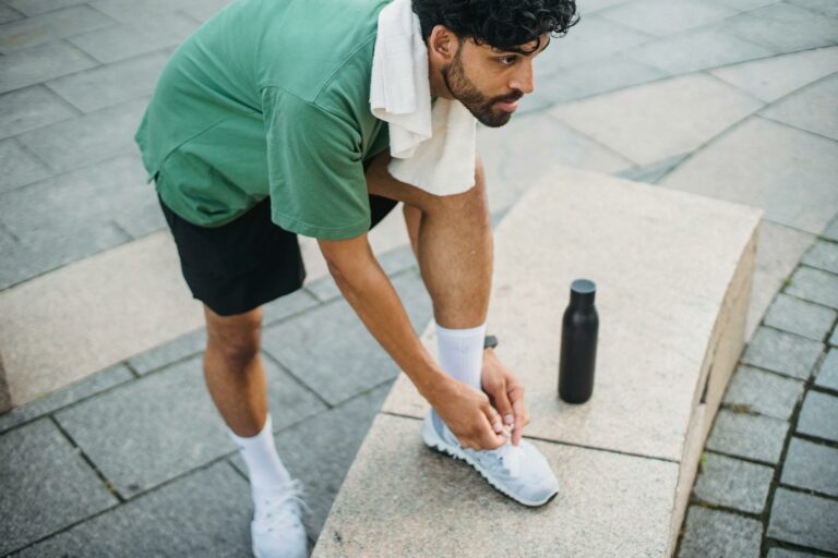 Courir l’été en sécurité : hydratation, chaleur, timing, danger à éviter