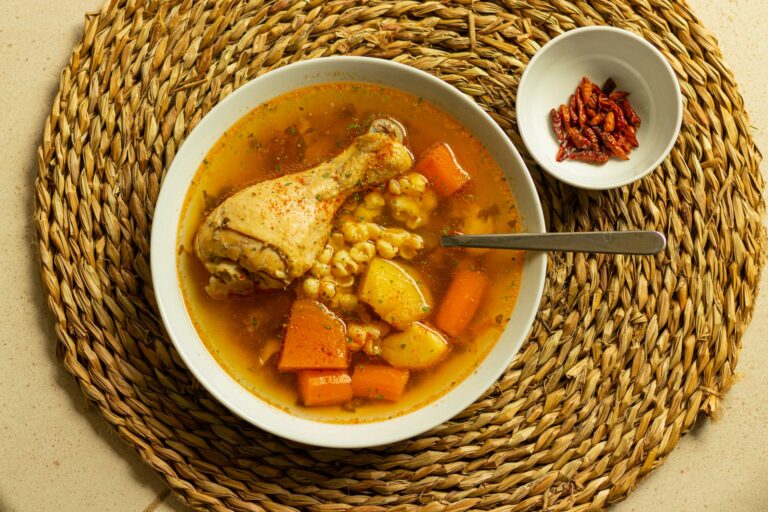 Soupe de patate douce, lentilles blondes et lait d’amande