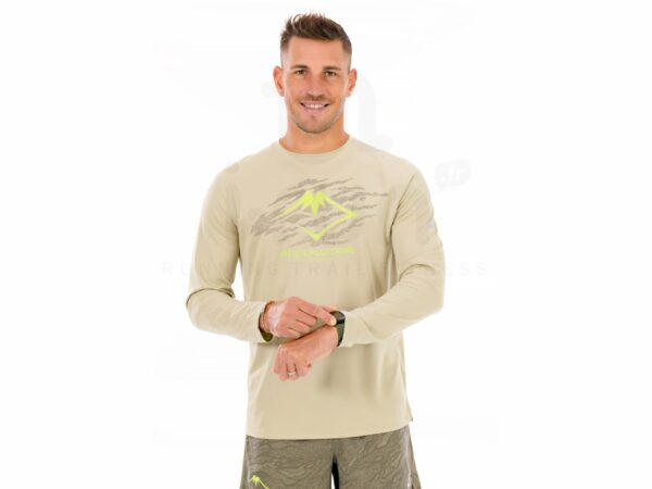 Asics Fujitrail Logo vêtement running homme déstockage
