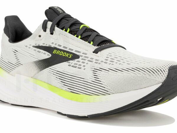 Brooks Revel 8