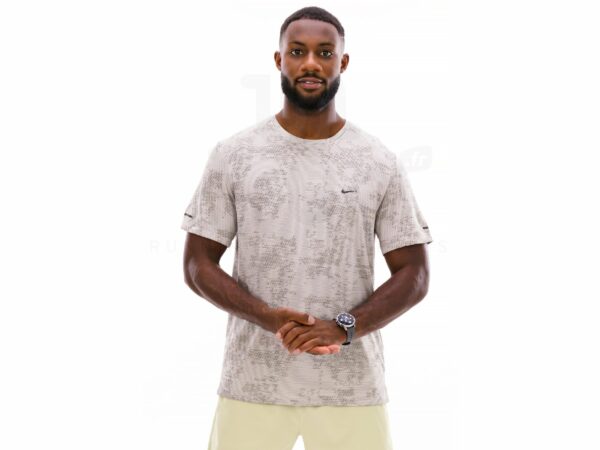 Nike Dri-Fit ADV Run Division M