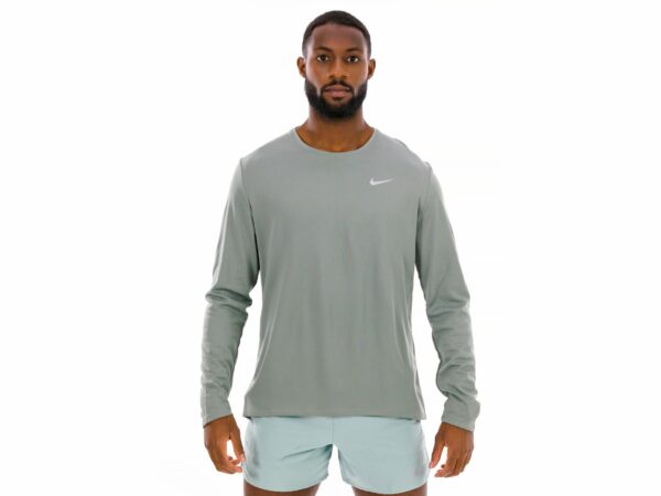Nike Dri-Fit Miler vêtement running homme déstockage