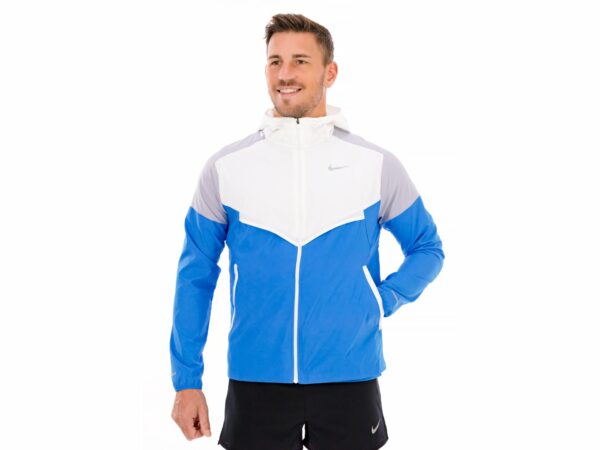 Nike Impossibly Light Windrunner vêtement running homme déstockage