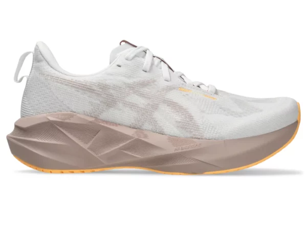 Chaussures de running femme Asics Novablast 5