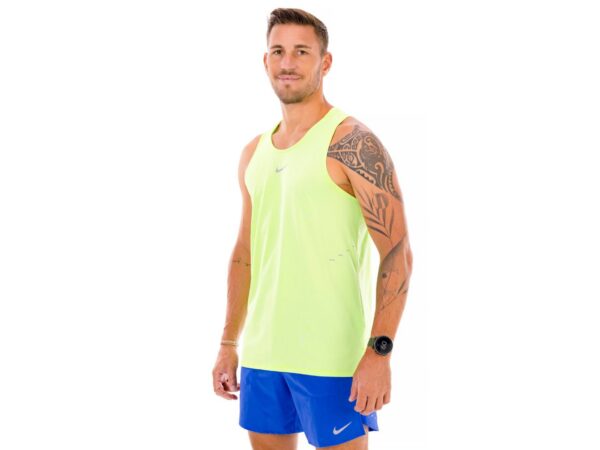 Nike Aero-FIT Stride