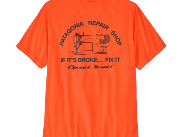T-shirt Patagonia Repair Shop